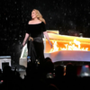 Η Adele παρατείνει τις εμφανίσεις της στο Λας Βέγκας και ανακοινώνει συναυλιακή ταινία